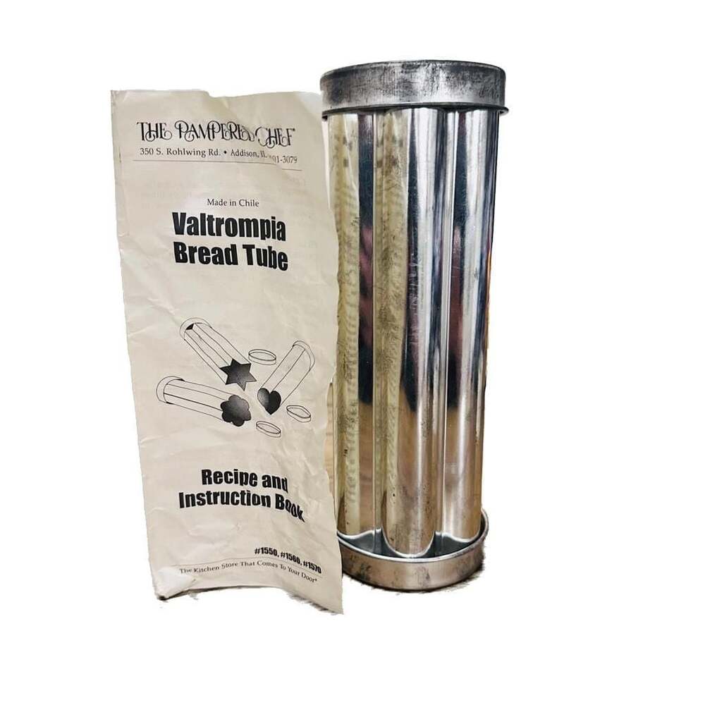 The Pampered Chef Valtrompia Scalloped Bread Tube #1565